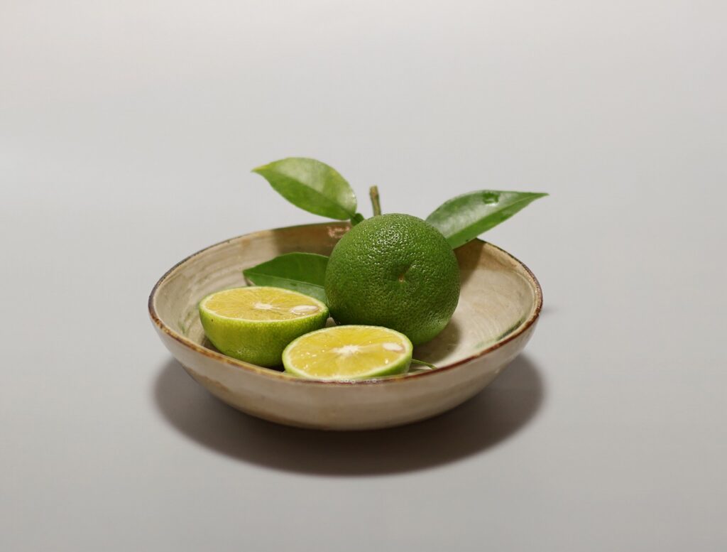 弥七田織部四方たわめ小鉢